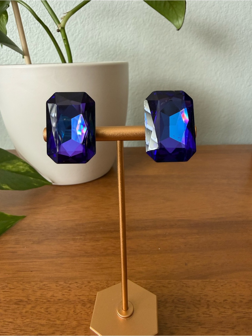 Vintage 80s Heliotrope Blue Purple Emerald Cushion Cut Large Glass Clip Earrings